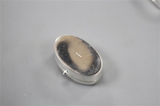 Three assorted modern silver pill boxes, including engraved hexagonal and rectangular with scroll border, largest 31mm.